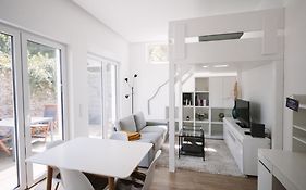 Schoene, Moderne Wohnung Mit Grosszuegiger Terasse